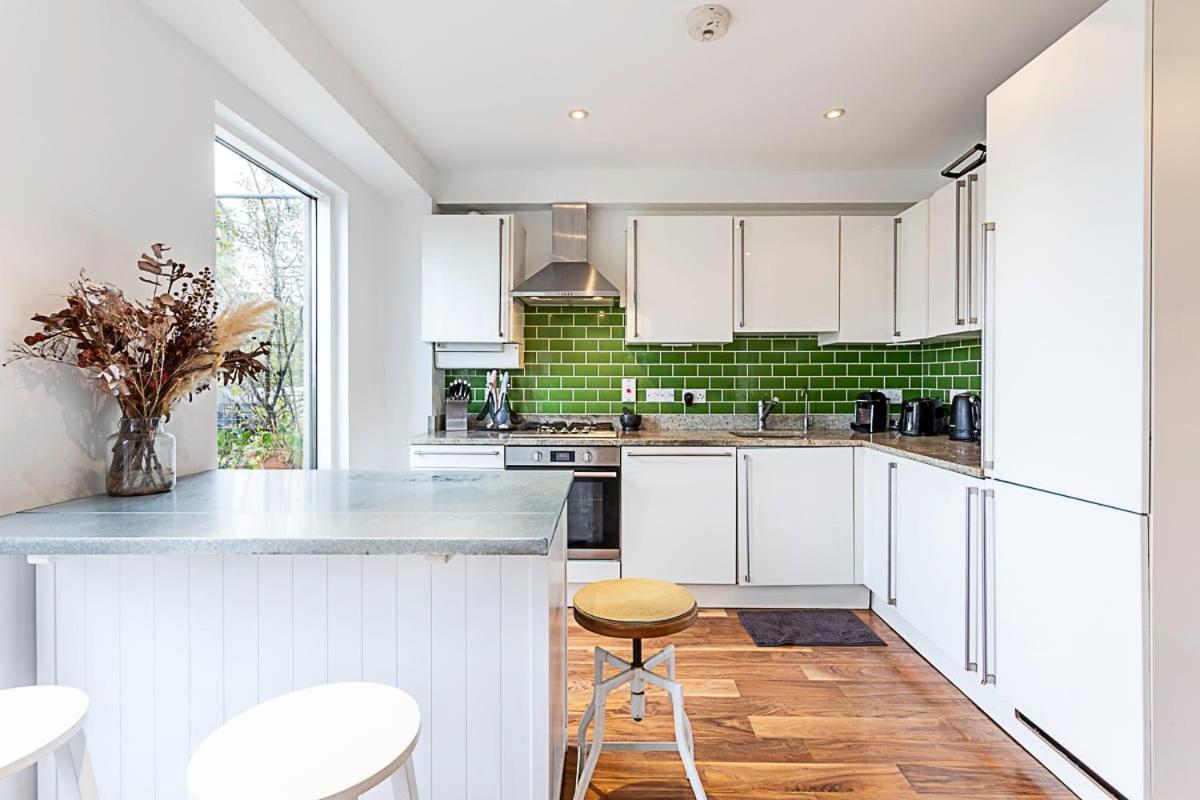 3 Bed Luxury Penthouse In Shoreditch * Londra